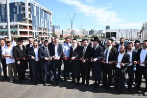 בכירי העירייה בטקס פתיחת הגשר החדש